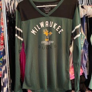 NWT Women’s Milwaukee Bucks long sleeve tee